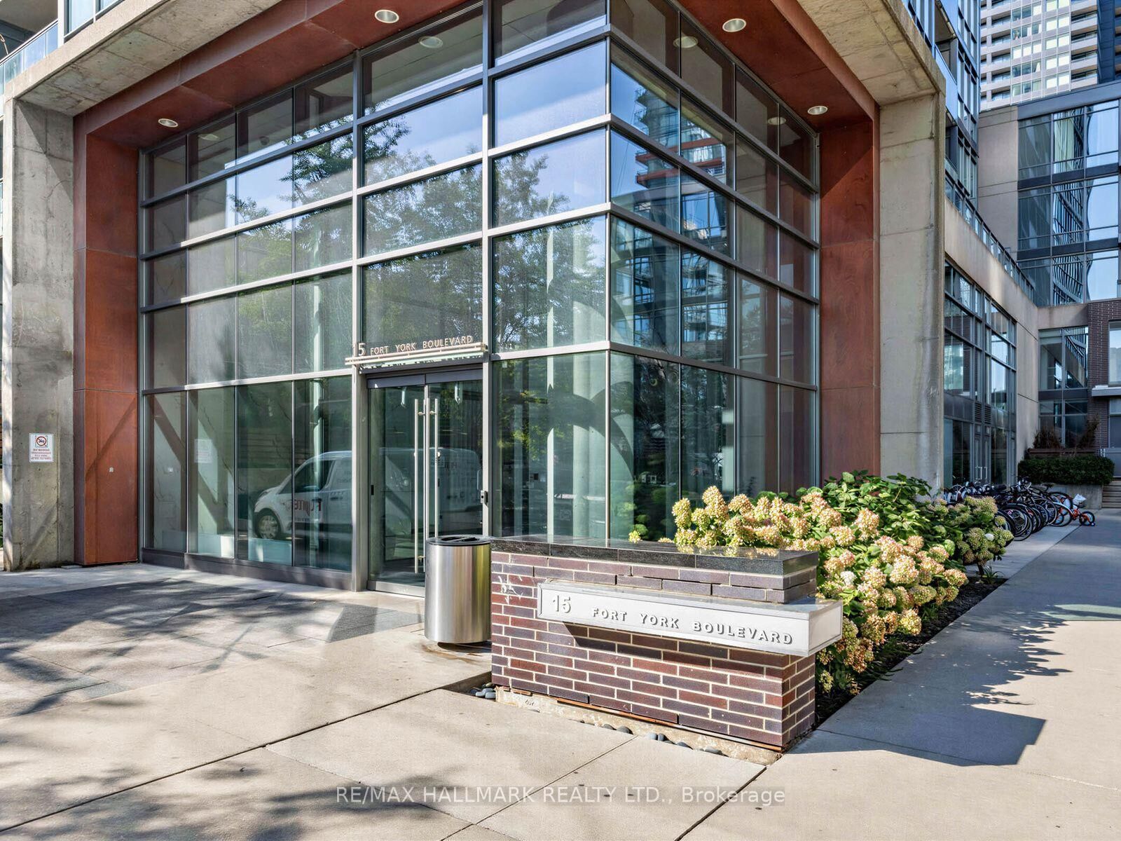 Property Photo:  15 Fort York Boulevard 505  ON M5V 3Y4 