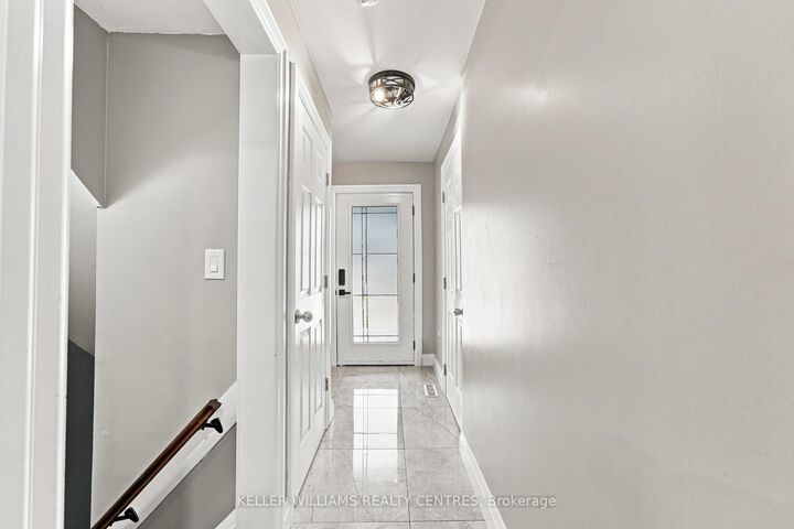 Property Photo:  36 Chaucer Crescent  ON L4N 4T7 