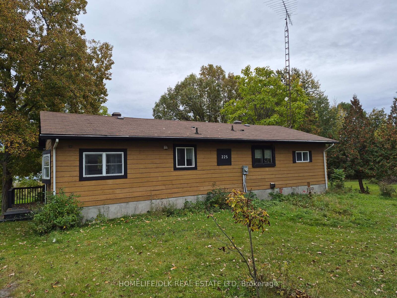 Property Photo:  225 Johnson Bay Lane  ON K7G 2V6 
