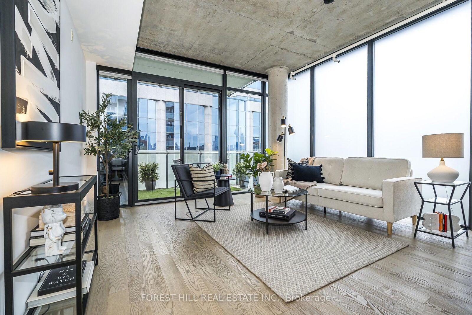 Property Photo:  25 Stafford Street 611  ON M5V 2S2 