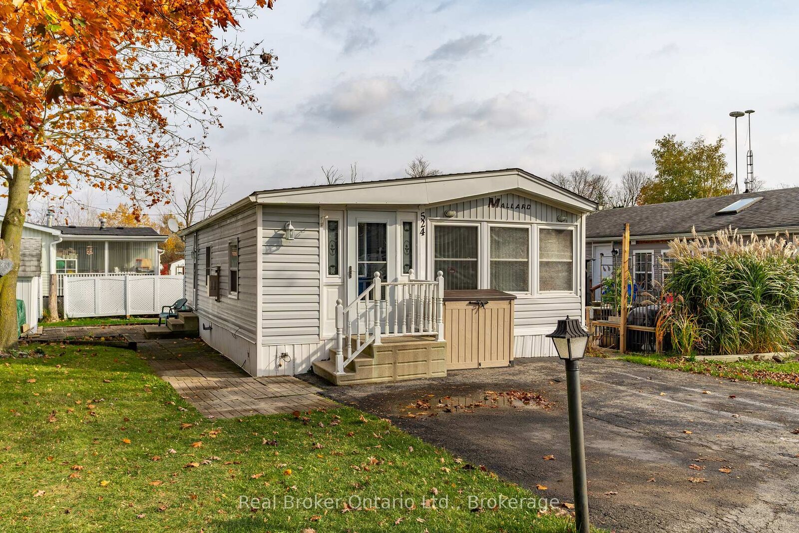 Property Photo:  524 Poplar Place  ON N0B 1J0 