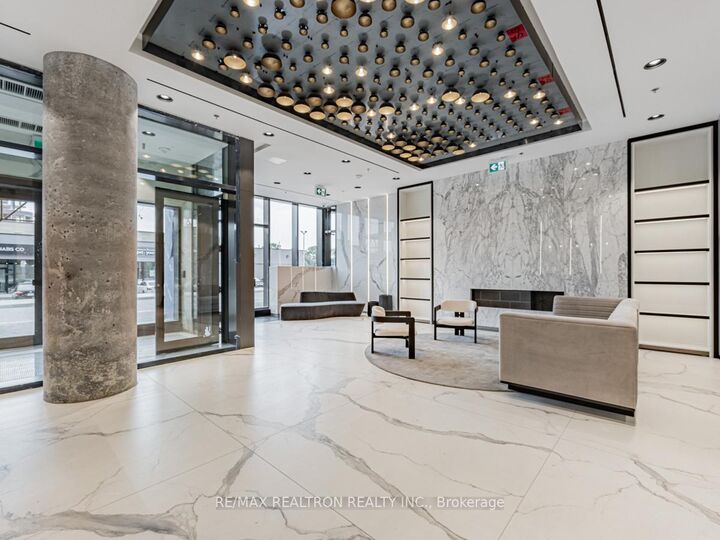 Property Photo: 1285 Dupont Avenue 902B ON M6H 0E3