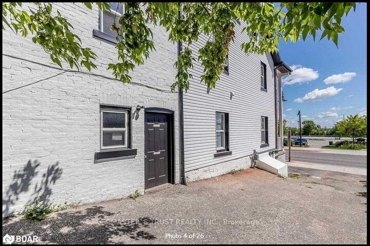 Property Photo:  27 Front Street N 201  ON L3V 4R6 