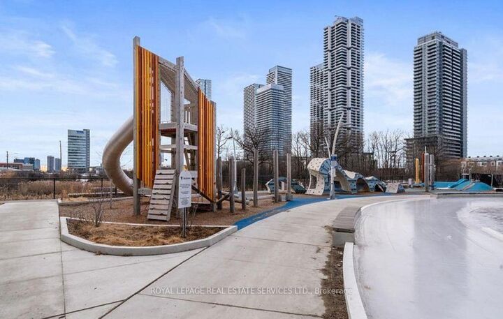 Property Photo:  2920 Highway 7 N/A S 2801  ON L4K 0P4 