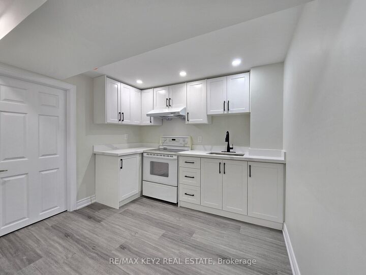 Property Photo:  45 Ball Crescent  ON L1P 1W6 