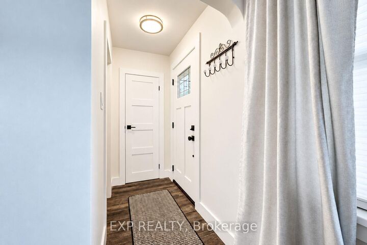 Property Photo:  36 Crestwood Avenue  ON N2H 4K7 