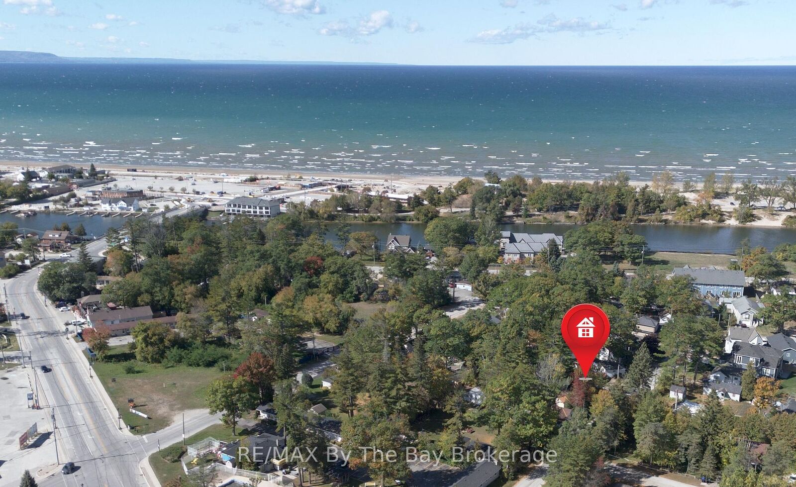 Property Photo:  18 Elm Drive  ON L9Z 2L3 
