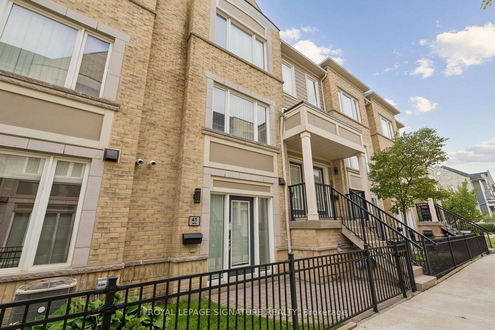 Property Photo:  5035 Oscar Peterson Boulevard 41  ON L5M 0P4 