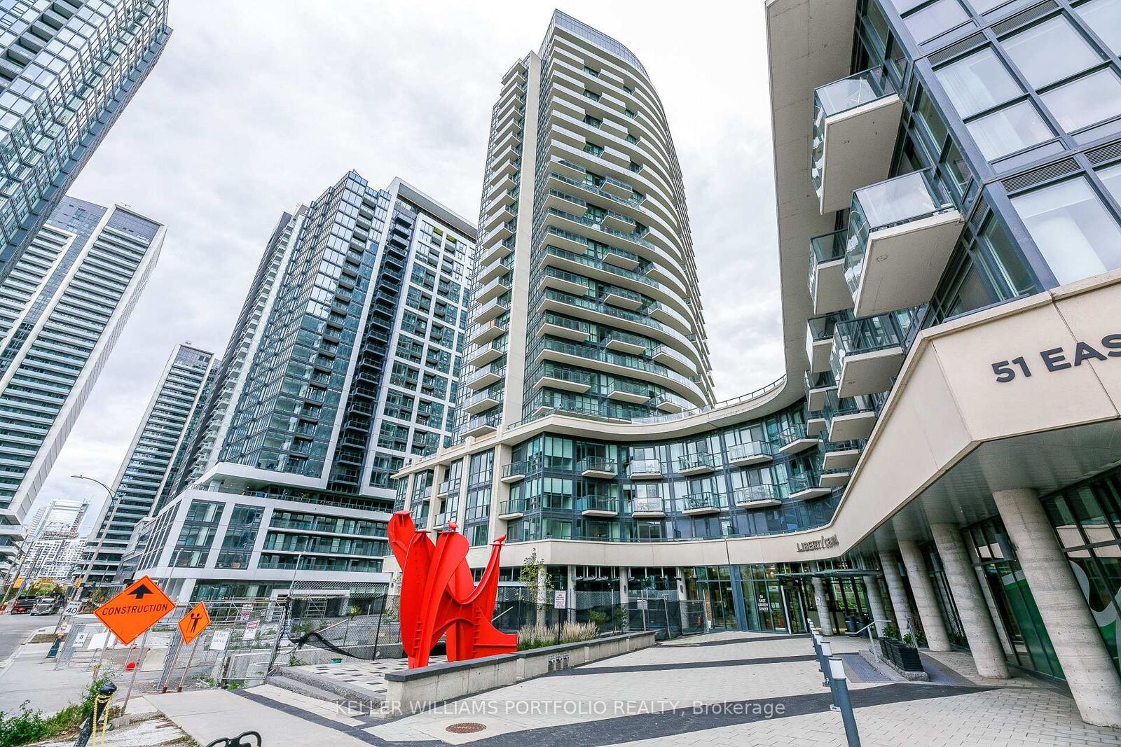Property Photo:  49 East Liberty Street 204  ON M6K 0B2 