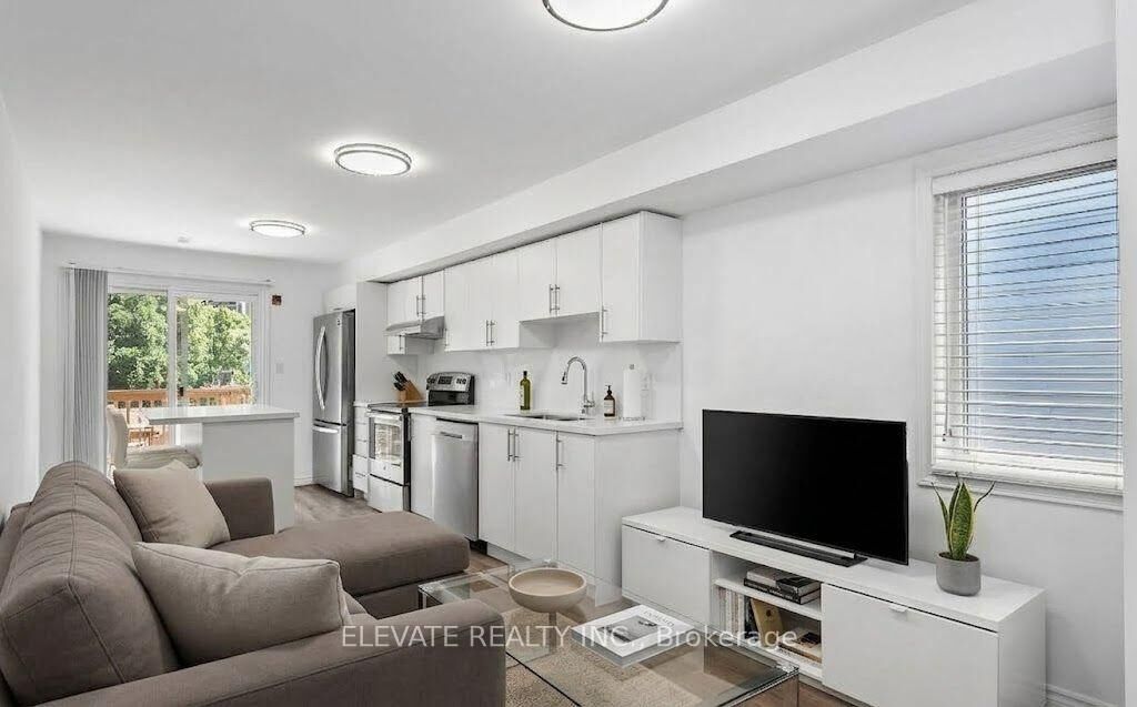 Property Photo:  123 Lansdowne Avenue Second Floor  ON M6K 2W1 
