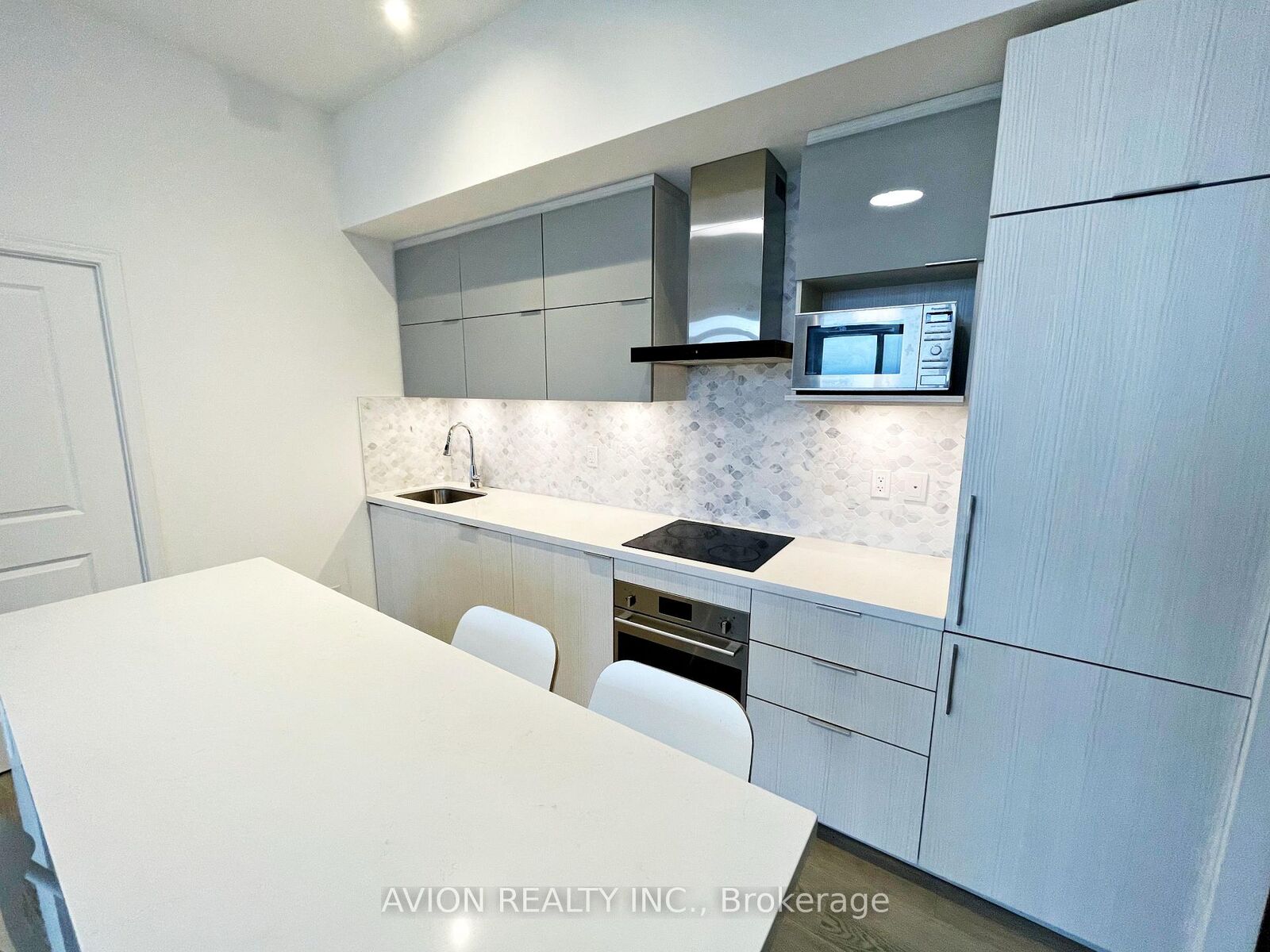 Property Photo:  10 Rouge Valley Drive W 925A  ON L6G 0G9 