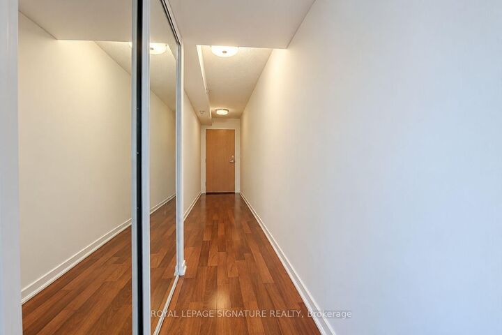 Property Photo:  20 Joe Shuster Way 712  ON M6K 0A3 