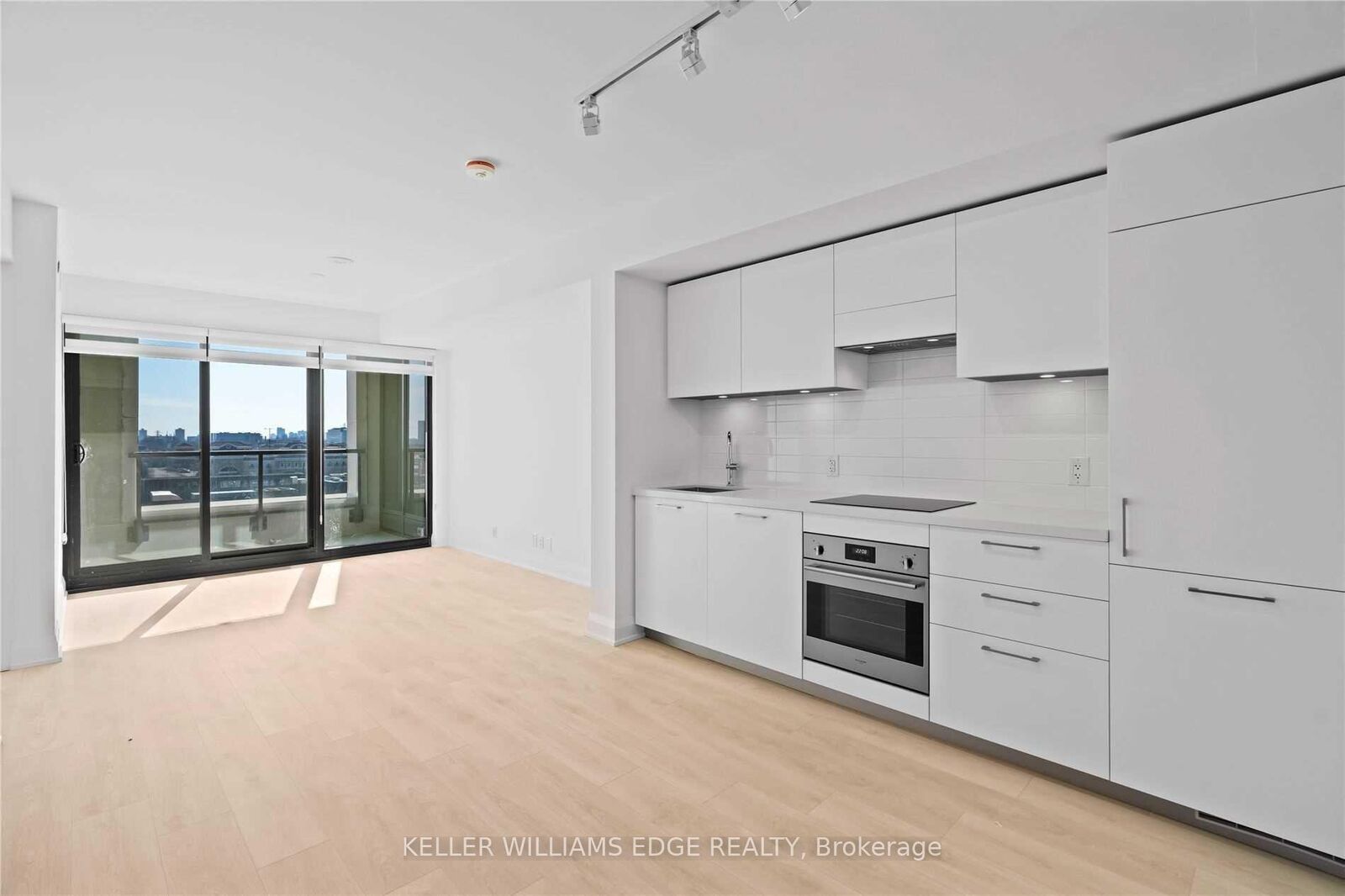 Property Photo:  33 Frederick Todd Way 507  ON M4G 0C9 