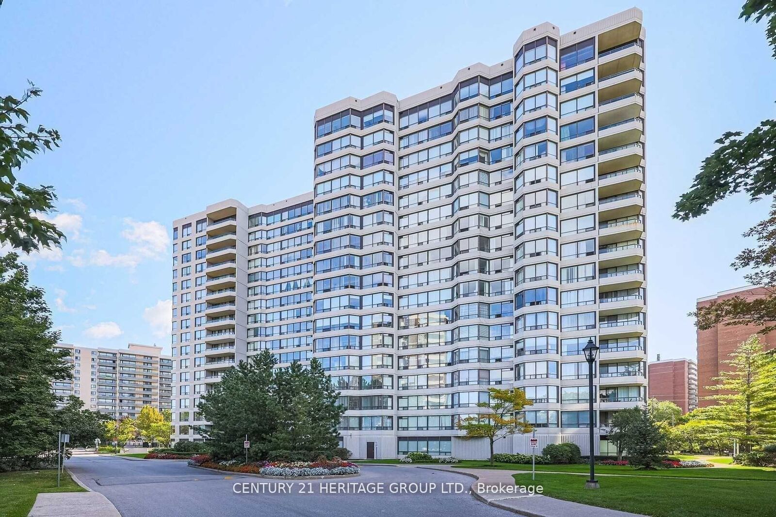Property Photo:  1101 Steeles Avenue W 909  ON M2R 3W5 