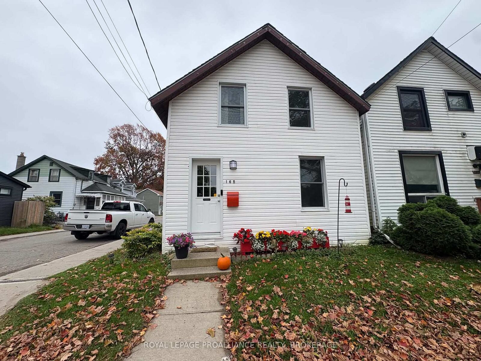 Property Photo: 165 Pearl Street W ON K6V 4C9
