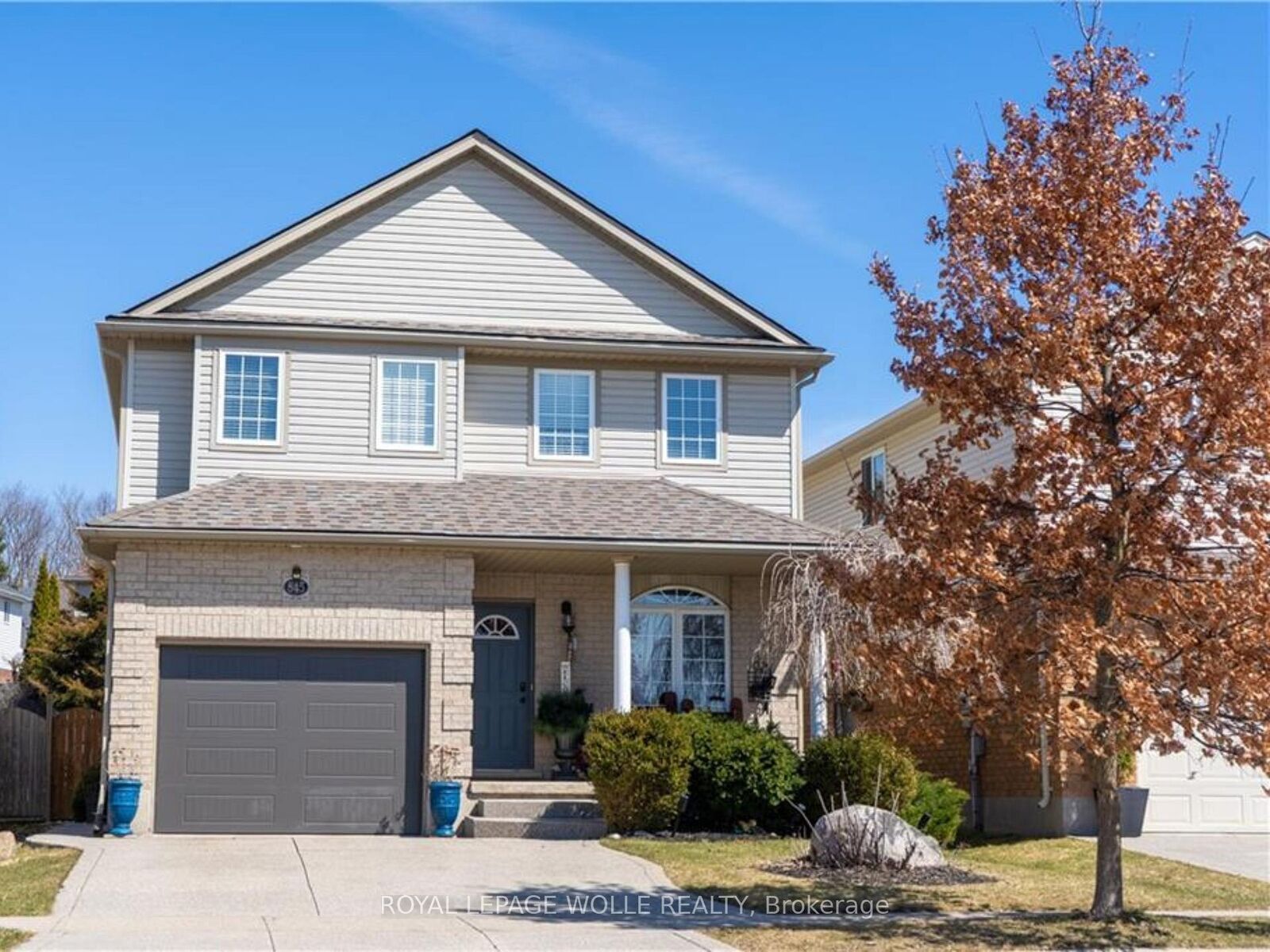 Property Photo:  845 Brandenburg Boulevard  ON N2T 2X5 