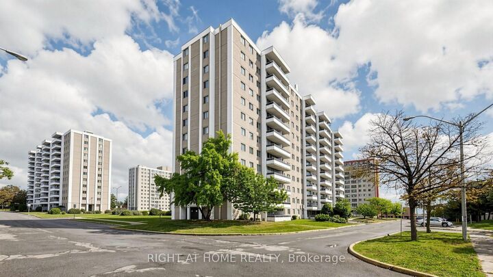 Property Photo:  100 Lotherton Pathway 904  ON M6B 2G8 