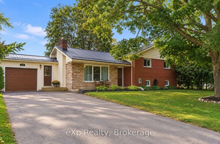 Photo de la propriété:  165 Victoria Street W  ON N0C 1B0 