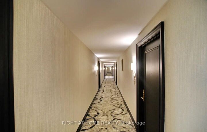 Property Photo: 61 Town Centre Court E 608 ON M1P 5C5
