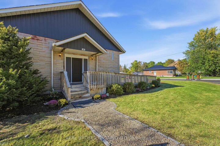 Property Photo:  38 Queen Street  ON K0L 2V0 