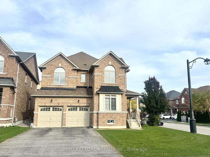 Property Photo:  1306 Blencowe Crescent  ON L3X 0C4 