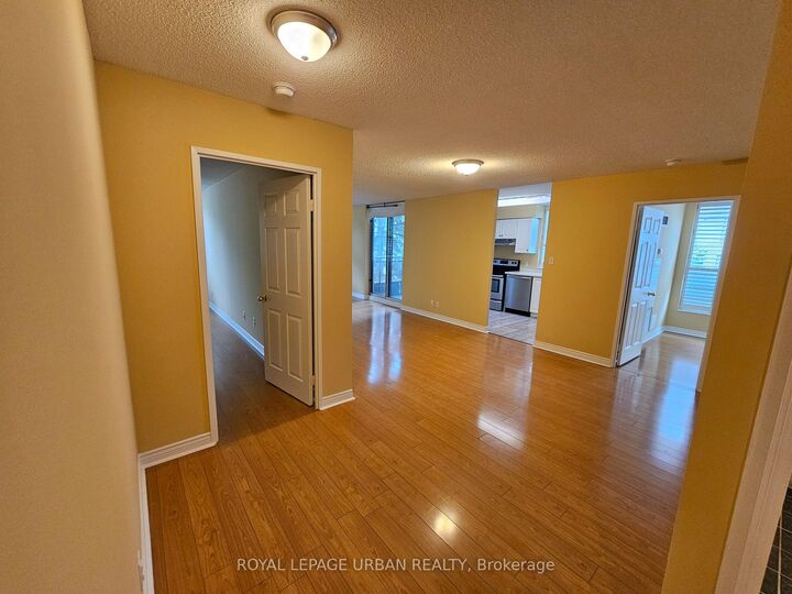 Property Photo:  260 Doris Avenue 205  ON M2N 6X9 