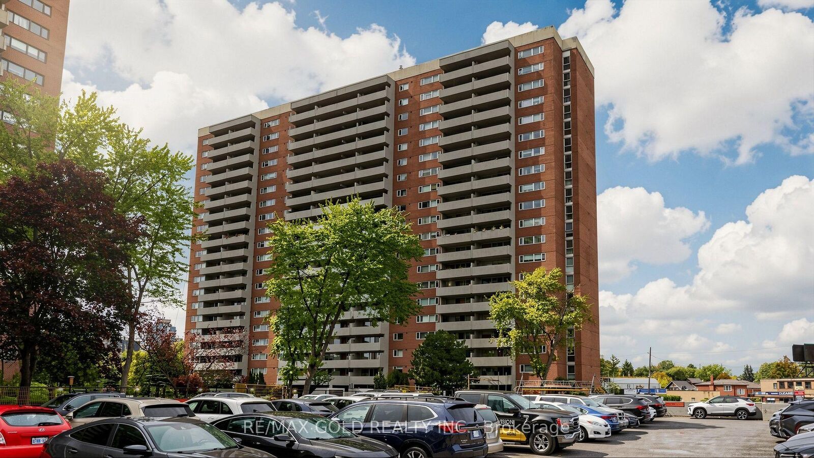 Property Photo:  270 Scarlett Road 1504  ON M6N 4X5 