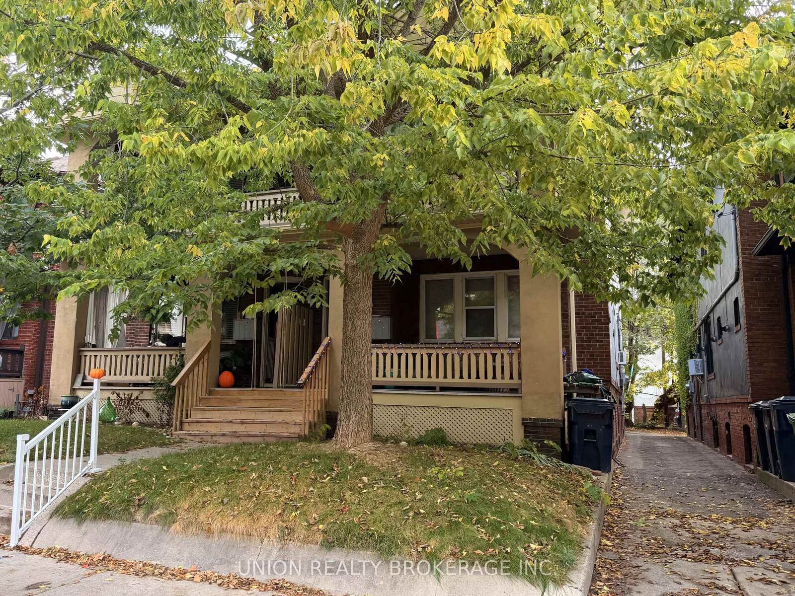 Property Photo:  53 Wineva Avenue Lower  ON M4E 2T1 