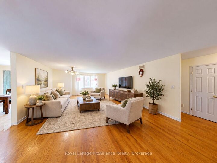 Property Photo:  17 Sumac Terrace  ON K8N 5X4 