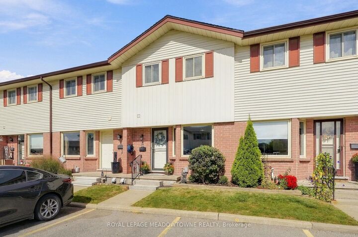 Property Photo: 1115 Nellis Street 36 ON N4T 1P6