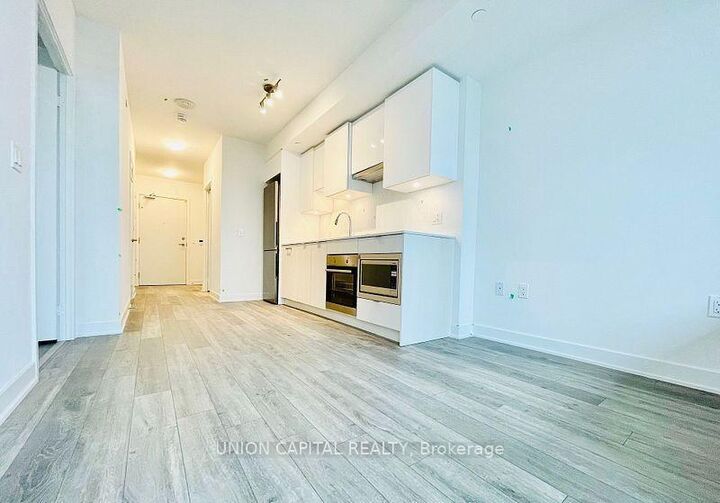 Property Photo:  195 Redpath Avenue 2209  ON M4P 0E4 