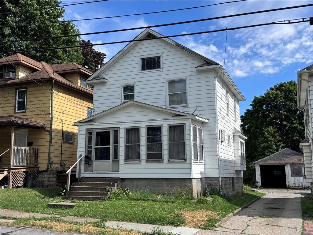 Property Photo: 728 Meek Street PA 16146