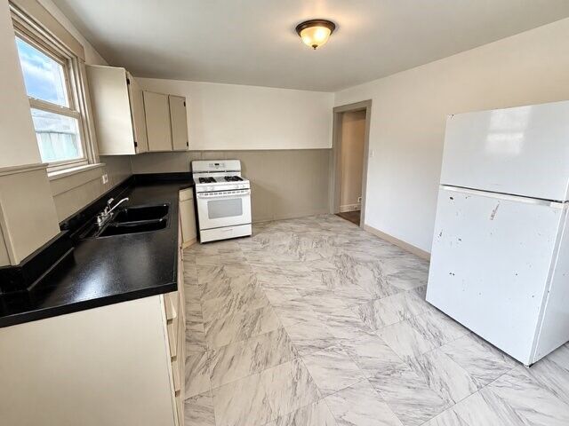Property Photo:  616 Farnsworth Ave  PA 15025 