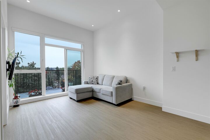 Property Photo:  2235 Broadway 604  BC V5N 0J5 
