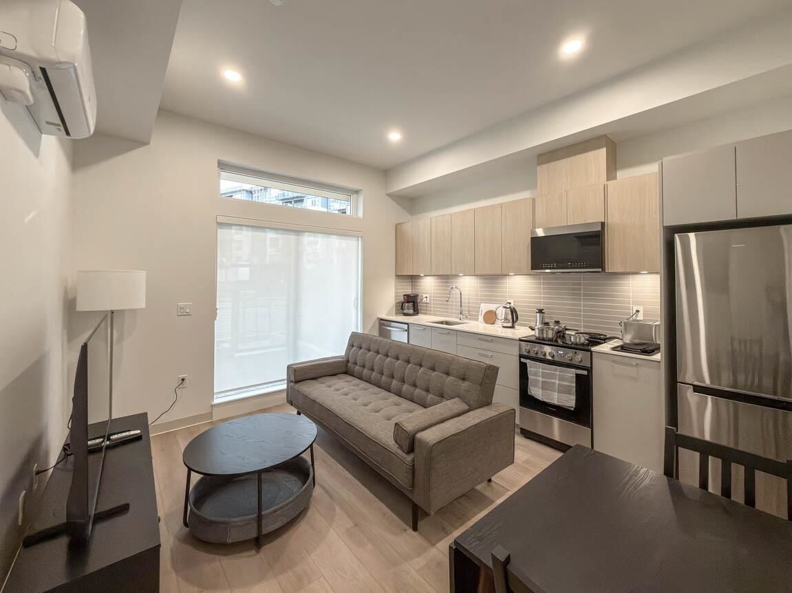 Property Photo:  1529 Oxford 101  BC V7J 0G2 