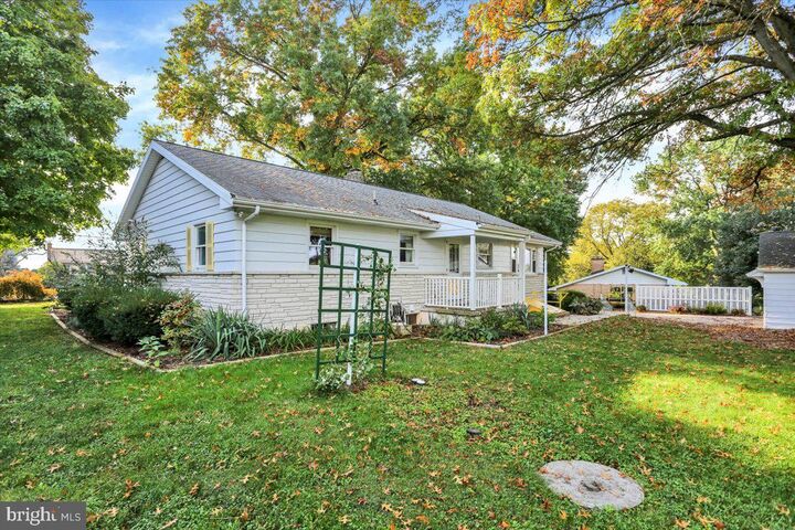 Property Photo:  1018 Mahlon Drive  PA 19533 
