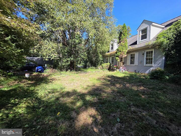 Property Photo:  907 Springwood Drive  PA 19382 