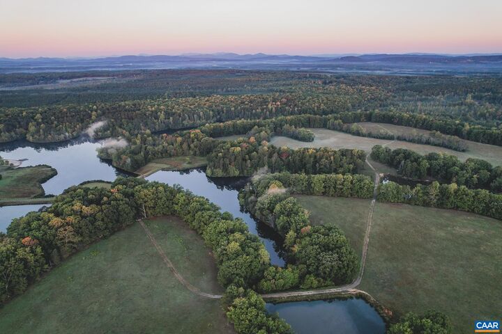 Property Photo:  275 Rolling Rd S  VA 24590 