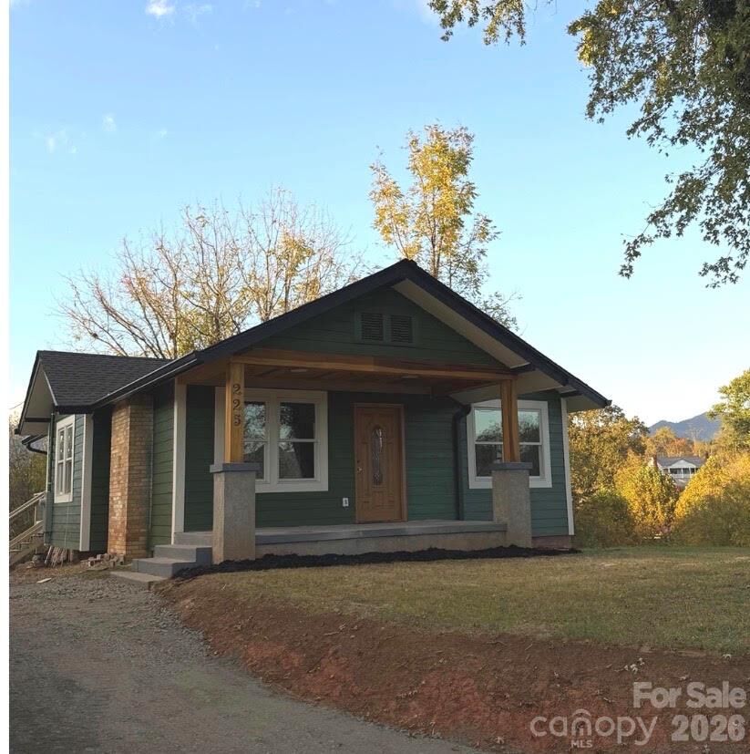 Property Photo:  225 High Street  NC 28716 