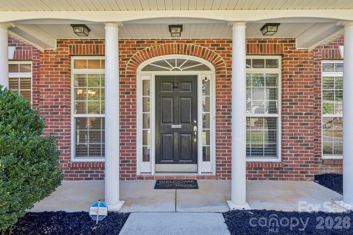 Property Photo: 8645 Ridgeline Lane NC 28269