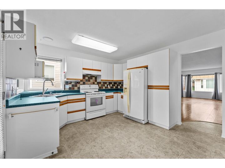 Property Photo:  1195 14th Street 33  BC V2B 8L1 