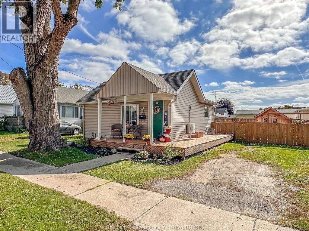 Property Photo:  27 Babbitt Street  ON N8A 2L4 
