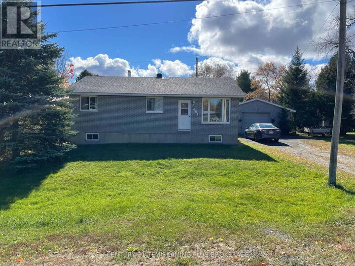 Property Photo:  401 Lakeview Avenue South  ON P0J 1R0 