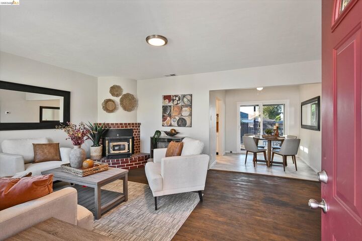 Property Photo: 711 30th St CA 94804