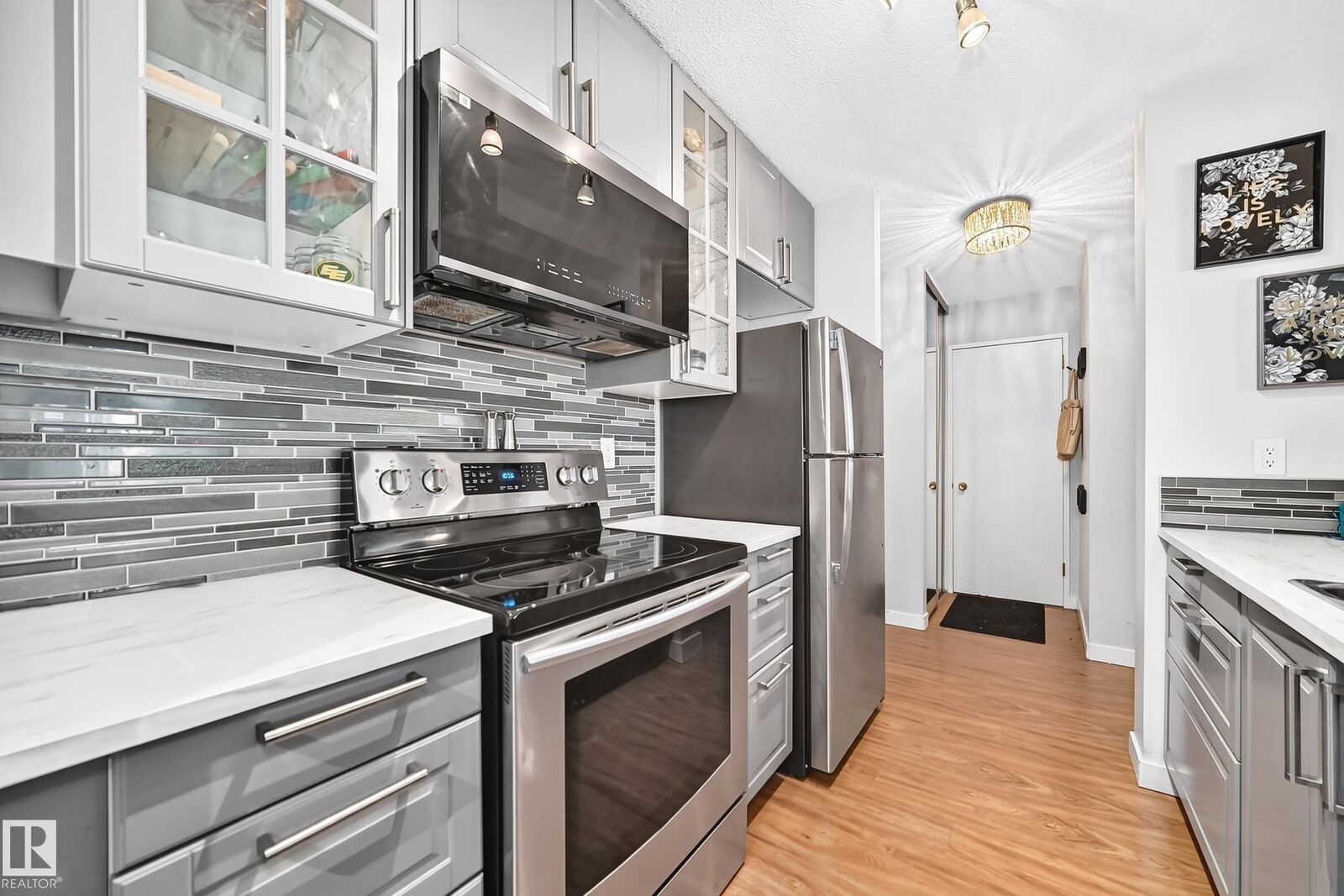 Property Photo:  9835 113 Street NW 407  AB T5K 1N4 