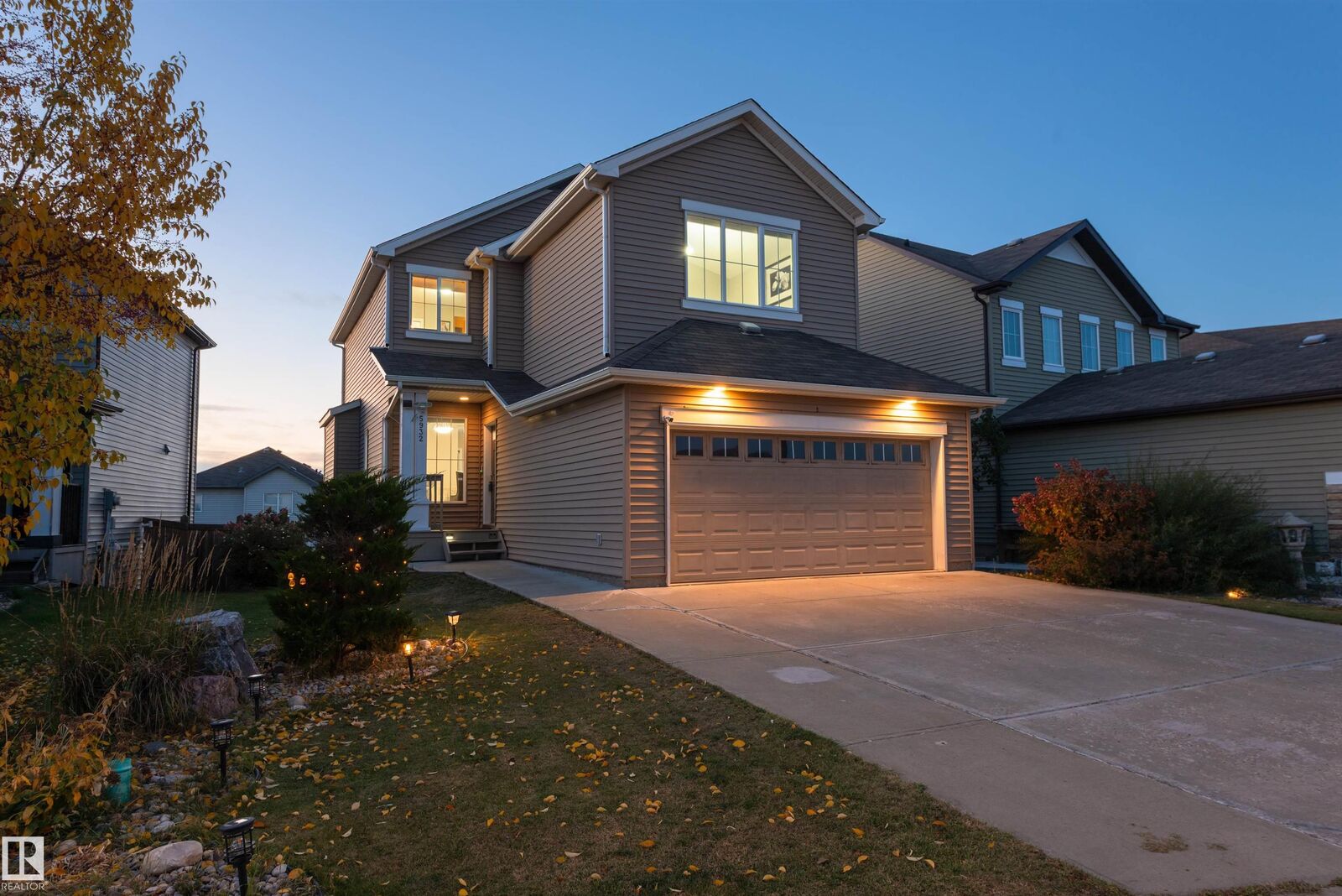 Property Photo:  5932 12 Avenue SW  AB T6X 0M7 