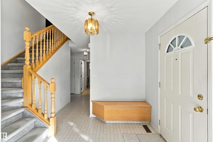 Property Photo:  602 Forest Lane NW  AB T6R 2C4 