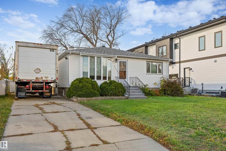 Property Photo:  10746 151 Street NW  AB T5P 1V7 