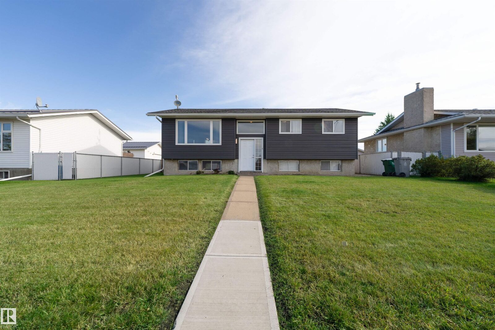Property Photo:  5019 46 Street  AB T0B 2R0 