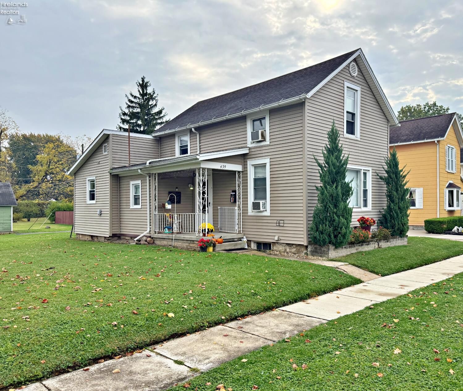 Property Photo:  439 S Jefferson  OH 44883 